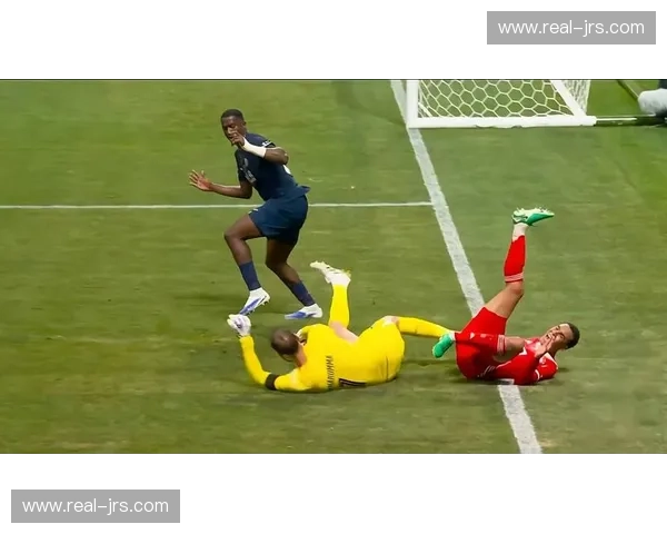 登贝莱破门难救主 巴黎防线客场三度被雷恩洞穿 登贝莱破门难救主 巴黎防线客场三度被雷恩洞穿